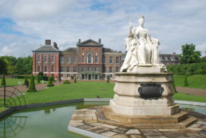 Das Denkmal Königin Victorias vor dem Kensington Palace