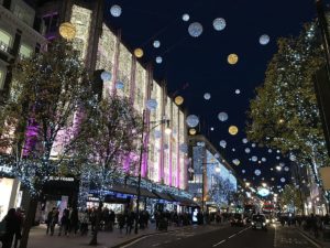 Weihnachtsdekoration an der Oxford Street