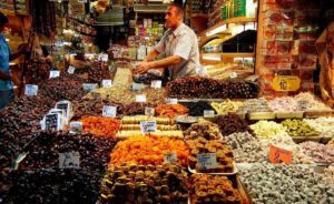 Süßigkeitenhändler auf dem Misir Çarşisi