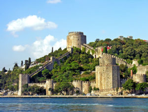 Blick vom Bosporus auf die Rumeli Hisari