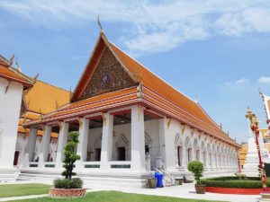 Der Gebäudekomplex des Wat Mahathat
