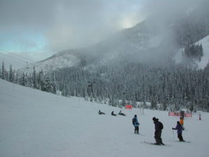 Skifahrer auf dem Cypress Mountain