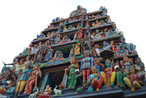 Götterstatuen im Sri Mariamman Tempel