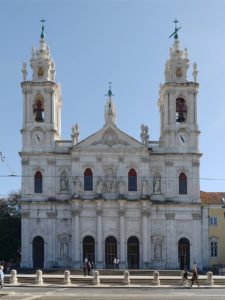 Die Hauptfassade der Basílica da Estrela