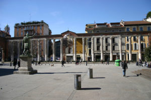 Der Platz zwischen der Basilica di San Lorenzo di Milano und den Colonne di San Lorenzo
