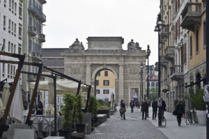 Die Porta Garibaldi am Ende des Corso Como