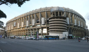 Das Estadio Santiago Bernabéu von außen