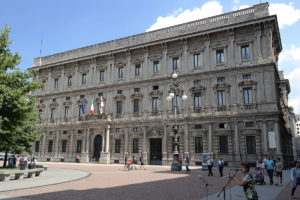 Die Hauptfassade des Palazzo Marino