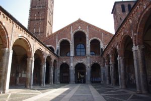 Das Atrium von Sant'Ambrogio
