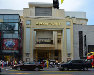 Die Hauptfassade des Dolby Theatres