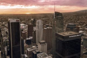 Blick auf Downtown LA vom OUE Skyspace