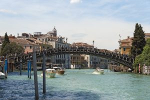 Die Ponte dell'Accademia über den Canal Grande